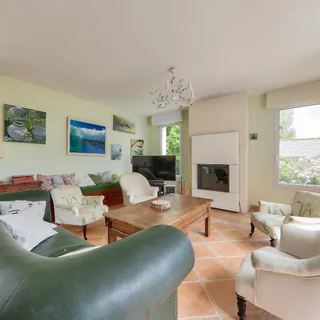 Maison Avec Jardin Pour 10 - 600m *